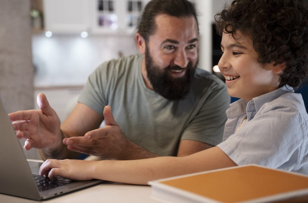 El papel de los padres en la educación online: apoyo y facilitación del aprendizaje de sus hijos